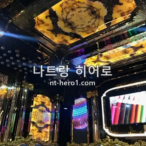 나트랑 스카이 가라오케 내부 전경 1 — nt-hero1.com
